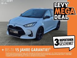 Platinweiss metallic, dach schwarz Gebraucht 2023 Toyota Yaris Hybrid Basis Kleinwagen | 21.970 € (Fairer Preis)
