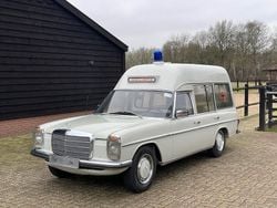 Weiß Gebraucht 1975 Mercedes W115 Kombi | 29.900 €