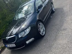 Schwarz Gebraucht 2012 Skoda Superb Exclusive Kombi | 6.100 € (Fairer Preis)