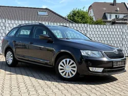 Schwarz Gebraucht 2014 Skoda Octavia Ambition Kombi | 7.200 € (Guter Preis)