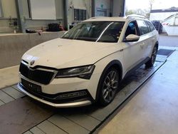 Weiß Gebraucht 2021 Skoda Superb Scout 4x4 Limousine | 16.990 € (Teuer)