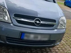 Grau Gebraucht 2005 Opel Meriva Van / Kleinbus | 1.300 € (Teuer)