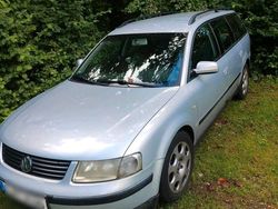 Silber Gebraucht 2001 VW Passat Kombi | 500 € (Superpreis)