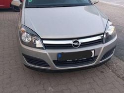 Grau Gebraucht 2006 Opel Astra Limousine | 4.500 € (Teuer)
