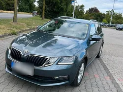 Grau Gebraucht 2017 Skoda Octavia Kombi | 11.999 € (Fairer Preis)