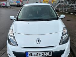 Weiß Gebraucht 2012 Renault Clio III Limousine | 3.800 €