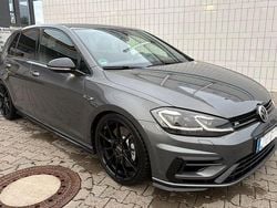 Grau Gebraucht 2017 VW Golf VII R Limousine | 25.100 € (Fairer Preis)
