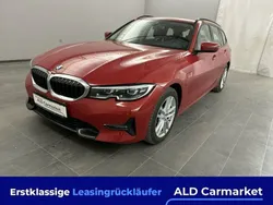 Rot Gebraucht 2021 BMW 330e Sport Line Kombi | 23.980 € (Superpreis)