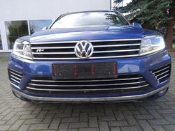 Blau Gebraucht 2016 VW Touareg R-line SUV | 23.799 €