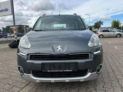 Grau Gebraucht 2013 Peugeot Partner Tepee Van / Kleinbus | 4.800 € (Guter Preis)