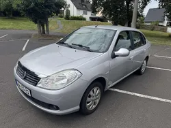 Silber Gebraucht 2013 Renault Clio IV Dynamique Limousine | 3.900 € (Guter Preis)