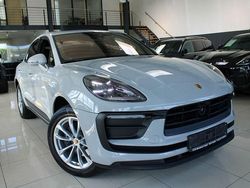 Grau Gebraucht 2021 Porsche Macan SUV | 62.600 € (Etwas zu teuer)