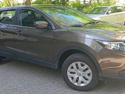 Braun Gebraucht 2016 Nissan Qashqai SUV | 8.999 € (Guter Preis)