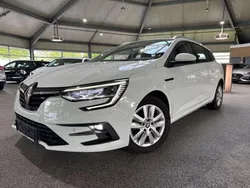 Gletscherweiss Gebraucht 2022 Renault Mégane GrandTour Kombi | 16.980 € (Fairer Preis)