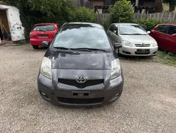 Schwarz Gebraucht 2010 Toyota Yaris Cool Limousine | 2.100 € (Fairer Preis)