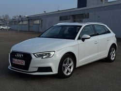 Weiß Gebraucht 2018 Audi A3 Sportback Performance Kleinwagen | 8.990 € (Teuer)