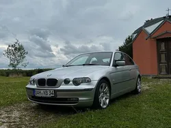 Silber Gebraucht 2001 BMW 318 Compact Kleinwagen | 2.499 €