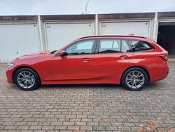 Rot Gebraucht 2020 BMW 330 Luxury Line Kombi | 30.900 € (Fairer Preis)