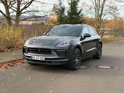 Grau Gebraucht 2022 Porsche Macan SUV | 66.950 € (Etwas zu teuer)