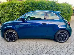 Grün Gebraucht 2021 Fiat 500e La Prima Kleinwagen | 18.900 € (Etwas zu teuer)