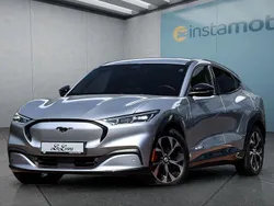 Silber Gebraucht 2022 Ford Mustang Mach-E SUV | 35.699 € (Fairer Preis)