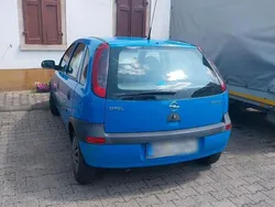 Blau Gebraucht 2001 Opel Corsa Kleinwagen | 1.700 € (Etwas zu teuer)