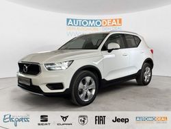 Solid (weiss Gebraucht 2022 Volvo XC40 Momentum SUV | 24.950 € (Guter Preis)