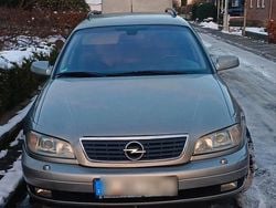 Silber Gebraucht 2002 Opel Omega Kombi | 1.950 € (Fairer Preis)