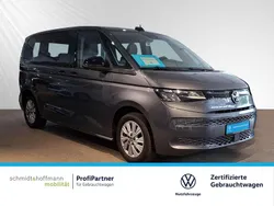 Grau Gebraucht 2024 VW Multivan Basis Van / Kleinbus | 51.980 € (Fairer Preis)