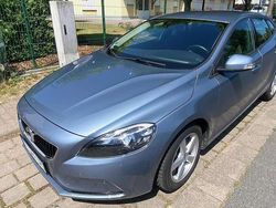 Gebraucht 2018 Volvo V40 Kinetic Limousine | 15.450 € (Fairer Preis)