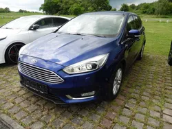 Indicblau Gebraucht 2017 Ford Focus Titanium Kombi | 10.900 € (Fairer Preis)