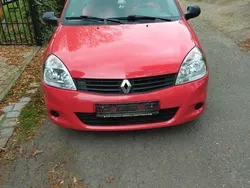 Rot Gebraucht 2009 Renault Clio II Campus Limousine | 2.500 € (Fairer Preis)