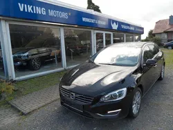 Schwarz Gebraucht 2015 Volvo V60 Momentum Kombi | 15.980 € (Fairer Preis)