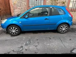 Blau Gebraucht 2004 Ford Fiesta Kleinwagen | 700 € (Fairer Preis)