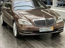 Braun Gebraucht 2010 Mercedes S500 Limousine | 18.000 €