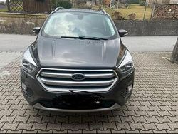 Grau Gebraucht 2019 Ford Kuga Titanium SUV | 14.000 € (Fairer Preis)