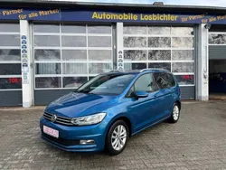 Blau Gebraucht 2017 VW Touran Comfortline Van / Kleinbus | 17.990 € (Fairer Preis)
