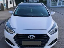 Weiß Gebraucht 2016 Hyundai i40 Trend Kombi | 13.590 € (Fairer Preis)