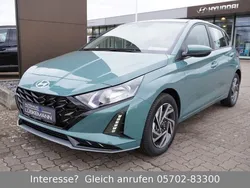 Mangrove green Neu 2025 Hyundai i20 Comfort Kleinwagen | 24.333 € (Fairer Preis)