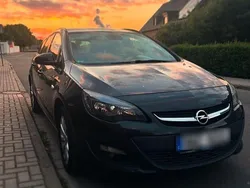 Schwarz Gebraucht 2014 Opel Astra Eco Kombi | 5.500 € (Fairer Preis)