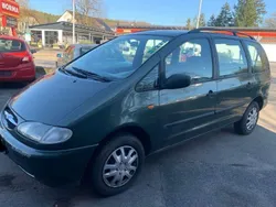 Grün Gebraucht 1998 Ford Galaxy Ghia Van / Kleinbus | 2.100 € (Fairer Preis)