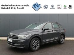 Grau Gebraucht 2022 VW Tiguan Life SUV | 22.950 € (Guter Preis)