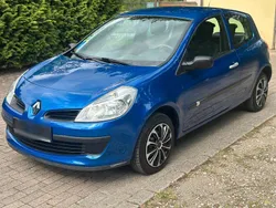 Blau Gebraucht 2009 Renault Clio III Limousine | 2.499 € (Guter Preis)