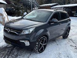Grau Gebraucht 2018 Ssangyong (KGM) Korando Sapphire SUV | 14.200 € (Etwas zu teuer)