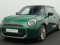 Grün Gebraucht 2024 Mini Cooper Favoured Kleinwagen | 28.754 € (Etwas zu teuer)