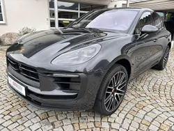 Vulkangrau (m7r) Gebraucht 2023 Porsche Macan S SUV | 68.950 € (Superpreis)