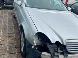 Silber Gebraucht 2007 Mercedes E200 Avantgarde Limousine | 1.490 € (Superpreis)