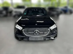 Schwarz metallic Gebraucht 2024 Mercedes E220 AMG | 62.110 € (Teuer)