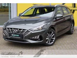 Grau Gebraucht 2023 Hyundai i30 Trend Kombi | 21.990 € (Fairer Preis)