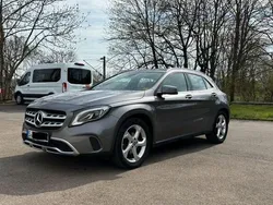 Grau Gebraucht 2019 Mercedes GLA180 SUV | 17.500 € (Fairer Preis)